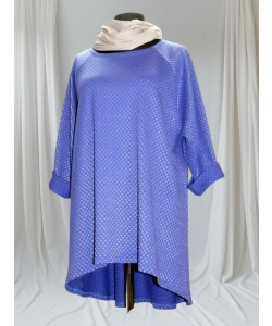 Trapezowa tunika z dłuższym tyłem - kobaltowa przetykana srebrna nitką